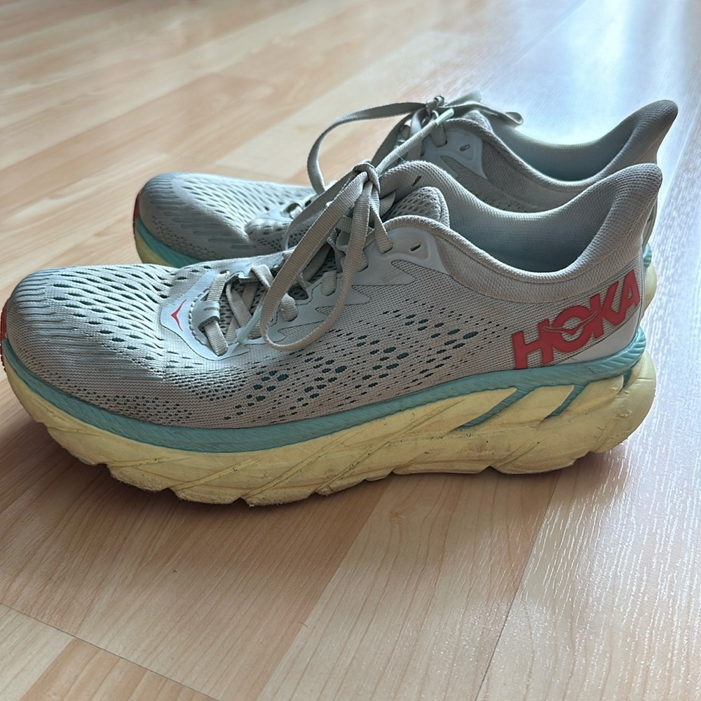HOKA Clifton 7 shoes